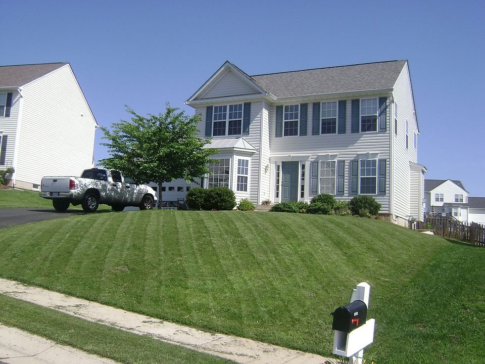 2nd image of 6905 Versaille Dr