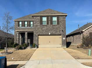 913 Brock Dr, Aubrey, TX 76227