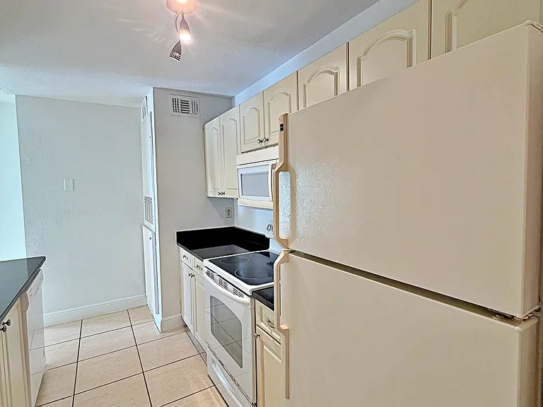 2550 N Alafaya Trl #4205 — Photo 17