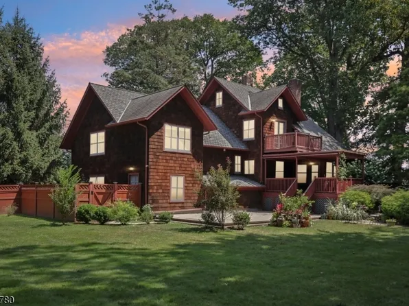 447 Summit Ave, Oradell Boro, NJ 07649