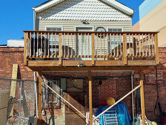 2nd image of 227 Port Richmond Ave