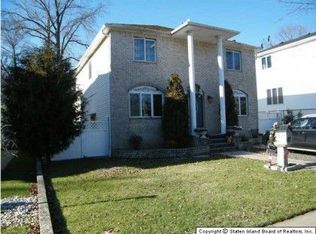 1072 Huguenot Ave, Staten Island, NY 10312