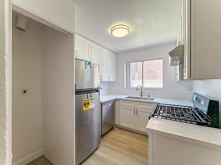 1726 N Stanton Pl #2 — Photo 3