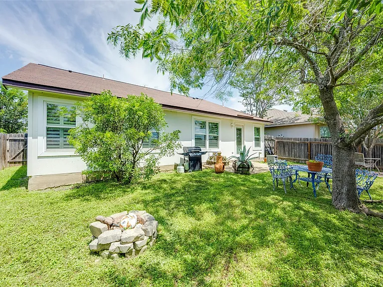 18325 Maxa Dr — Photo 38