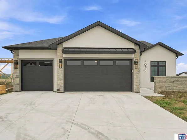 8038 S 43rd St, Lincoln, NE 68516