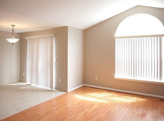 5th image of 16546 Glenpointe Dr