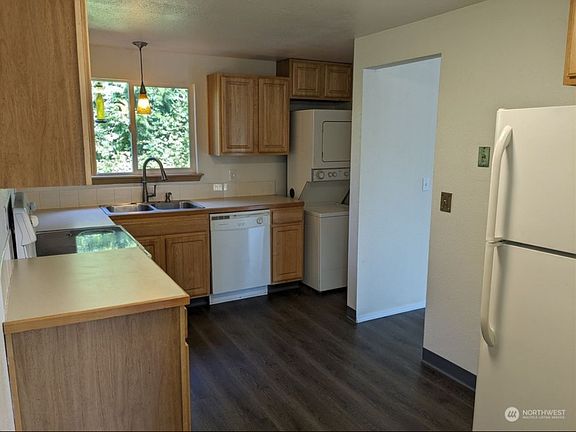 3rd image of 4908 110th Avenue Ct E #0