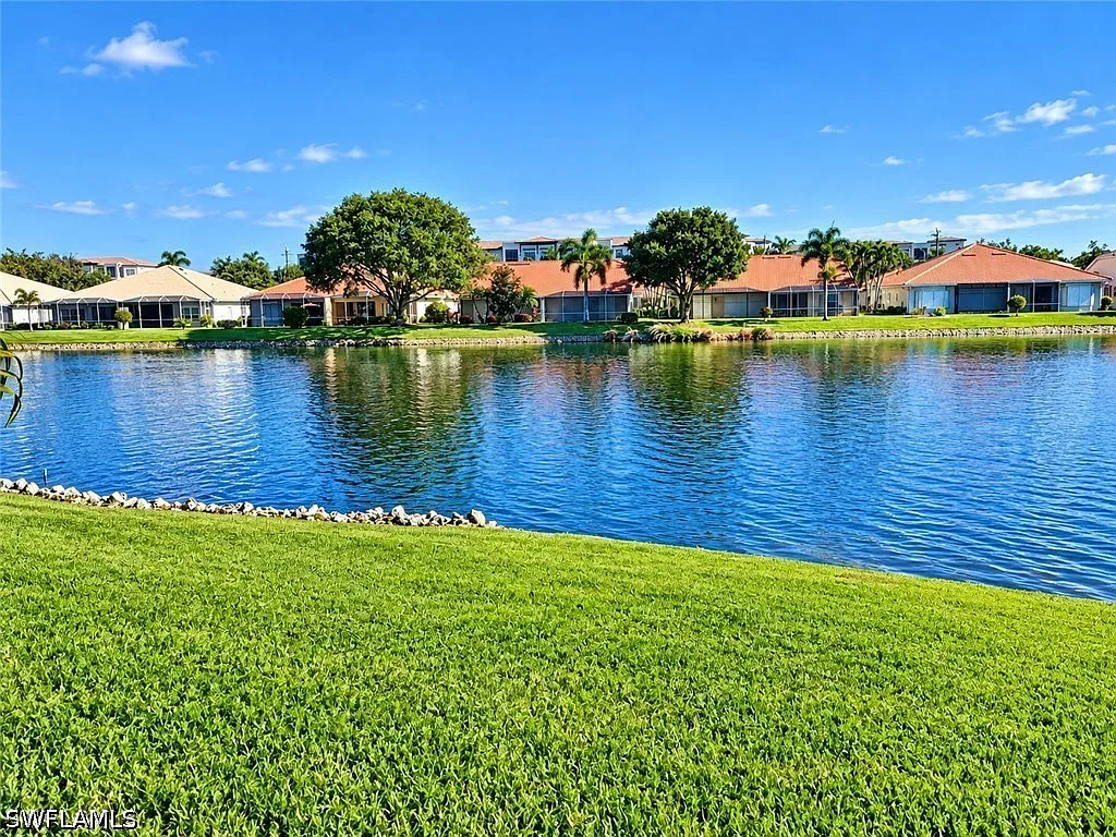 3 bed, 2.0 bath, 1660 sqft, $4,500 — Photo 2
