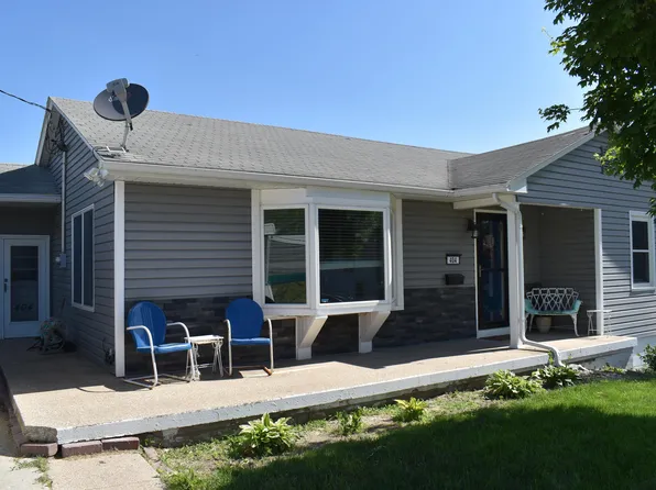 404 9th St, Corning, IA 50841