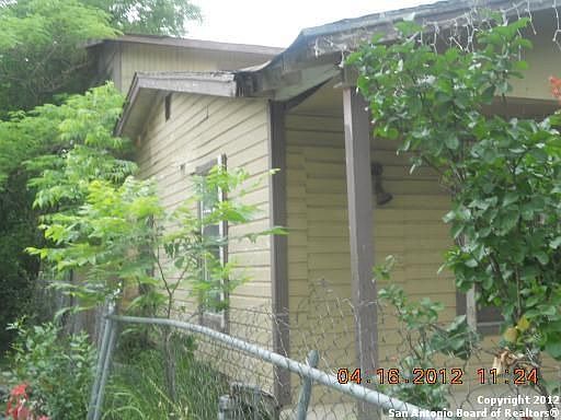 3rd image of 3907 Spear St