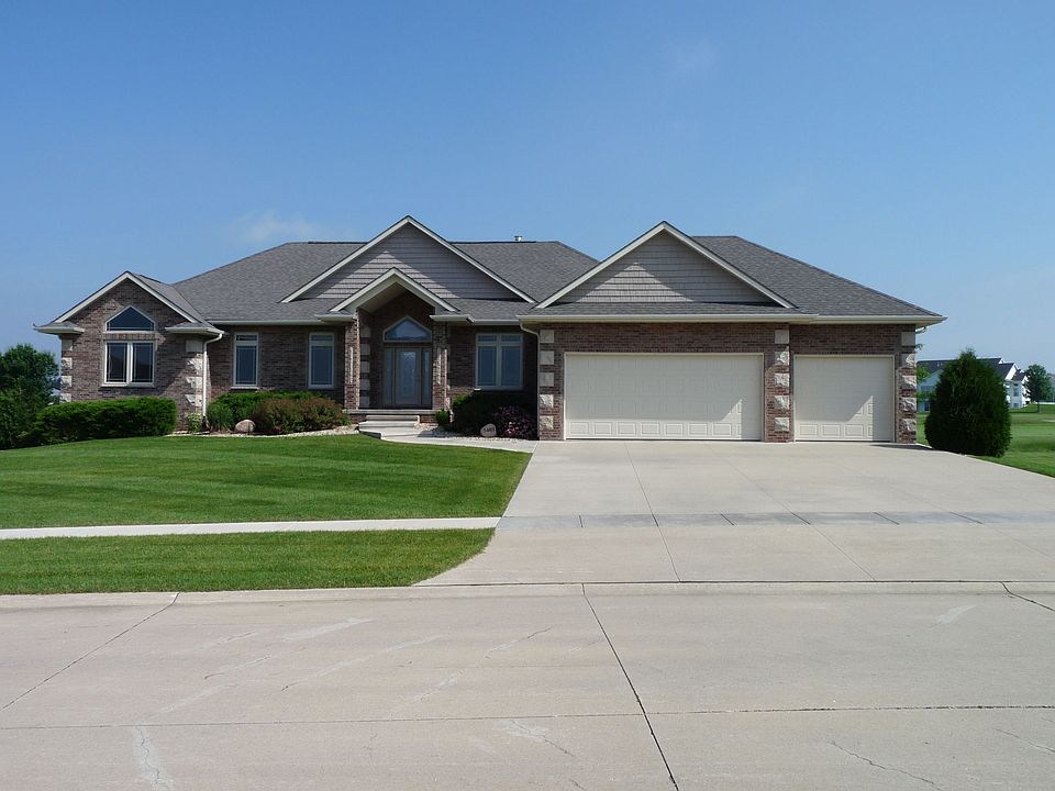 Executive Golf Course Living