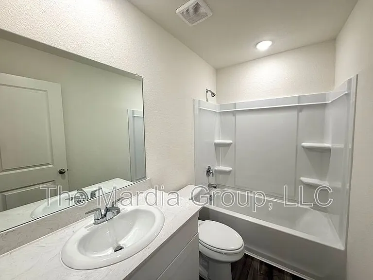 2305 States St — Photo 14