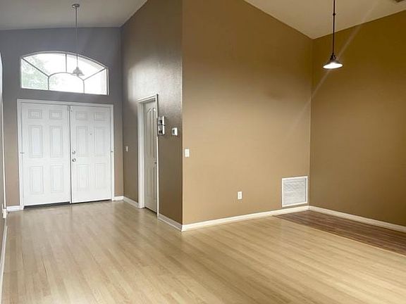 5th image of 1235 Yardley Dr