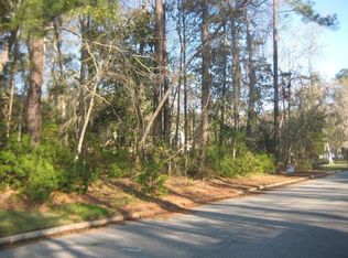 137 Nottingham Dr, Thomasville, GA 31792