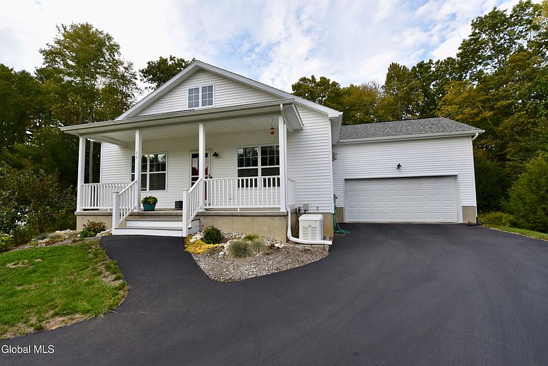 3rd image of 46 Tom Sawyer Drive