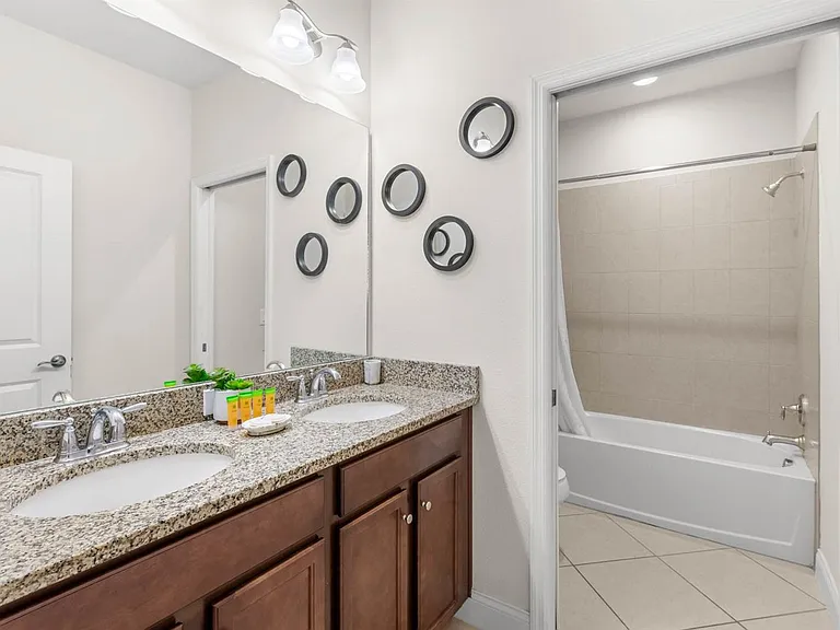 154 Captiva Dr — Photo 24