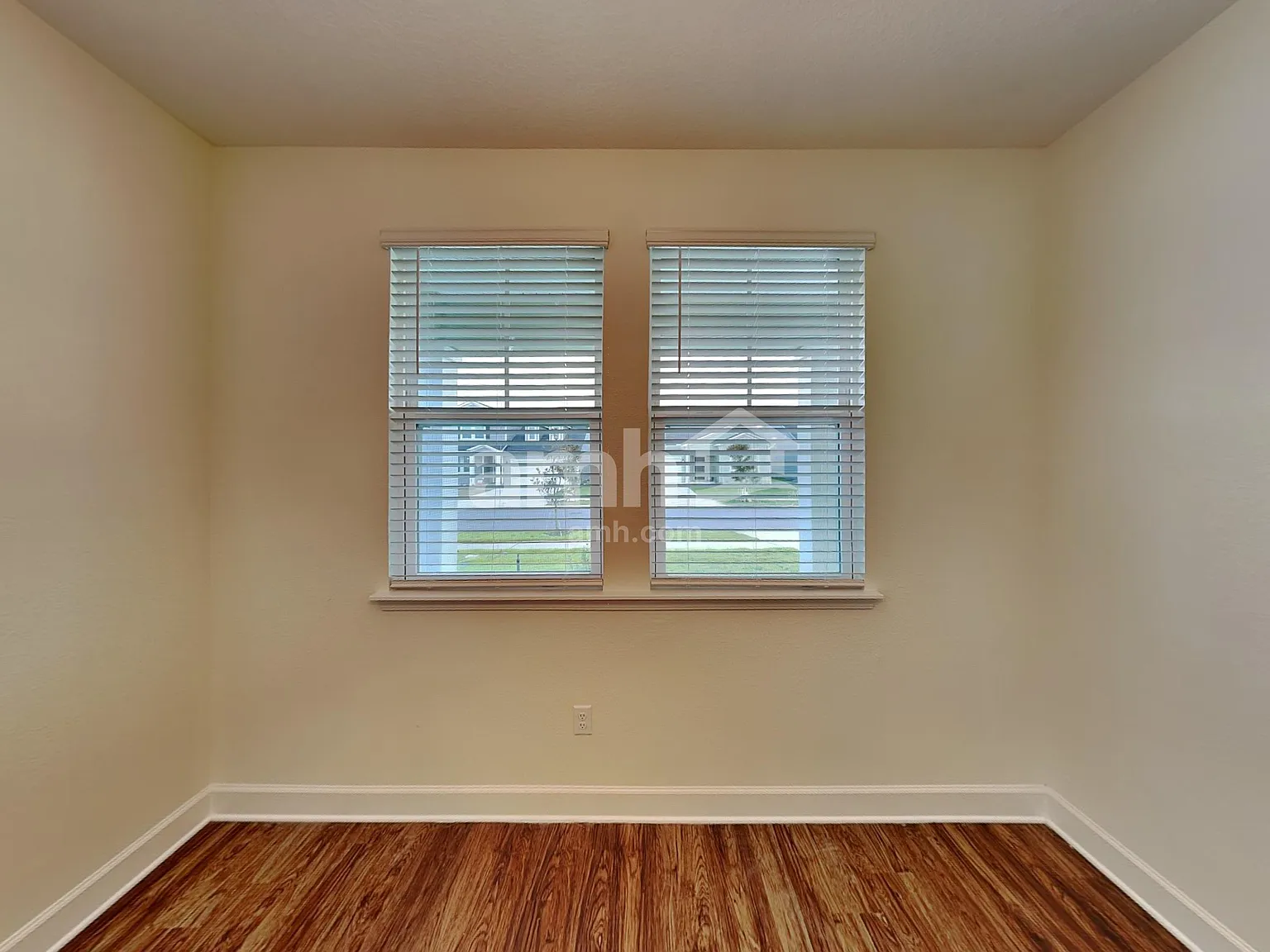 4 bed, 2.5 bath, 2078 sqft, $2,425 — Photo 1
