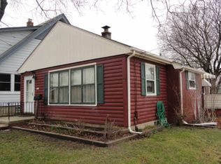 2056 S 88th St, West Allis, WI 53227