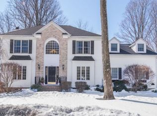 5 Village Ct, Randolph, NJ 07869
