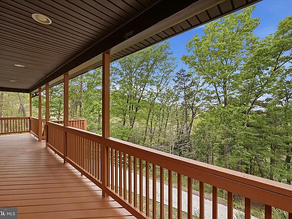 4th image of 142 Spring Hollow Rd