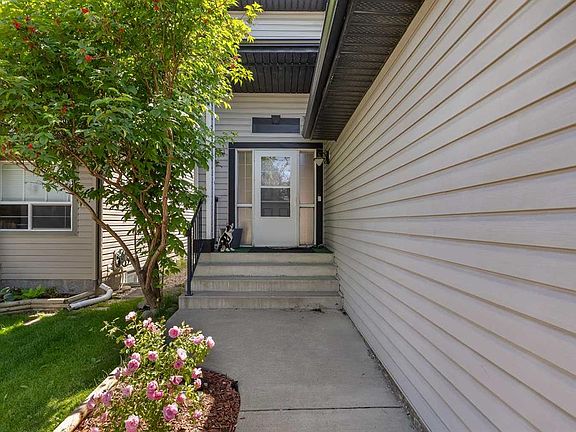 3rd image of 167 Valley Crest Clos NW