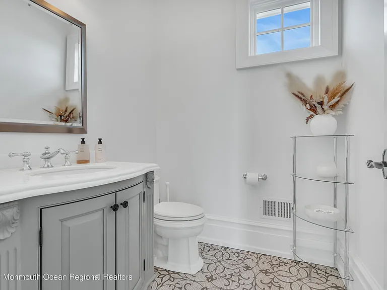 459 Normandy Dr — Photo 12