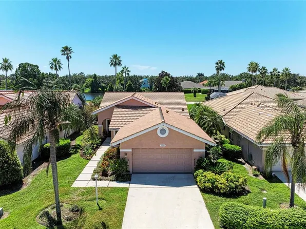 6647 Oakbrooke Cir, Bradenton, FL 34202