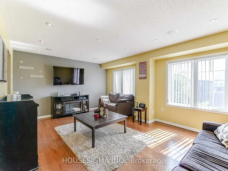 92 Lathbury St — Photo 2