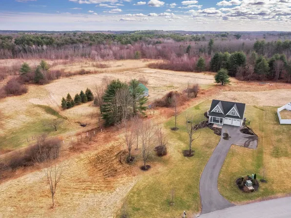 14 Whittaker Drive, Stratham, NH 03885
