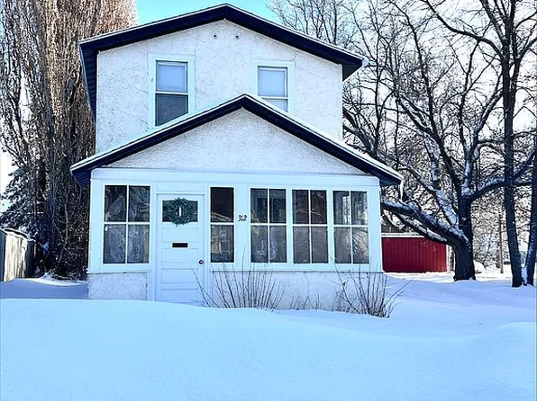 312 State Ave N, Thief River Falls, MN 56701