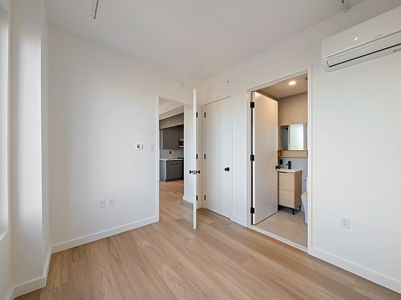 5th image of 931 Carroll St #705