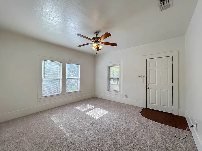1201 Bolivar St — Photo 10