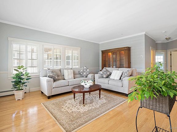 4th image of 106 Farragut Way Unit 138