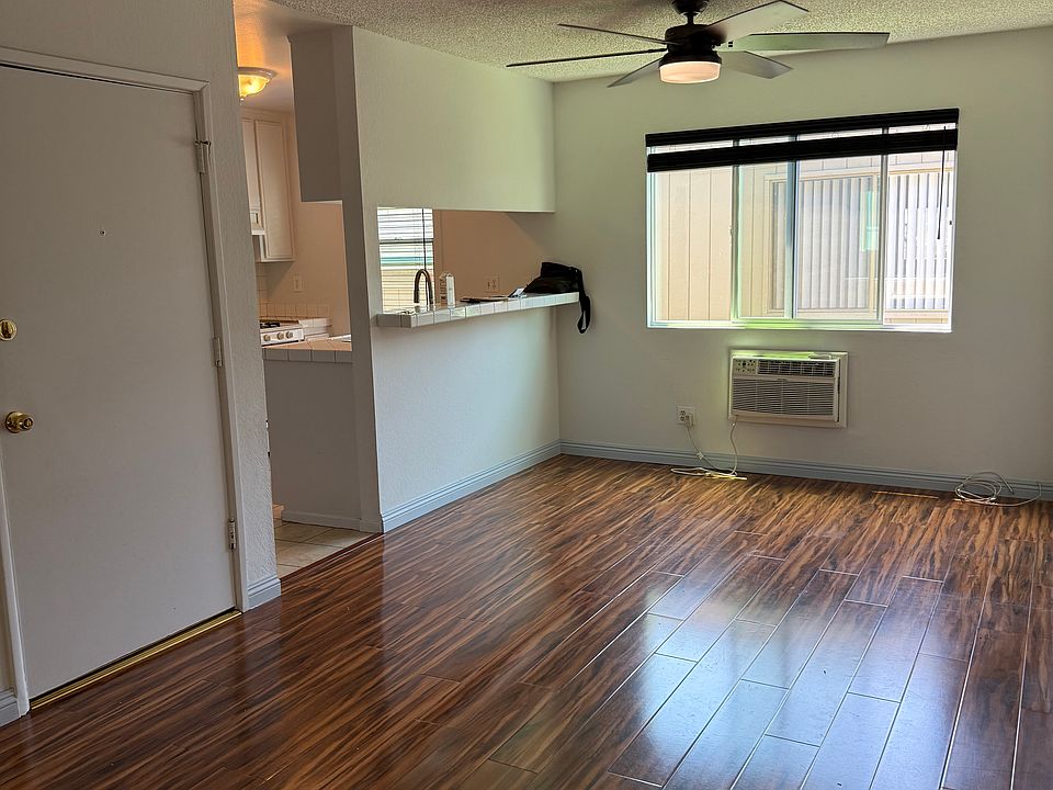 1st image of 635 Westmount Dr APT 2