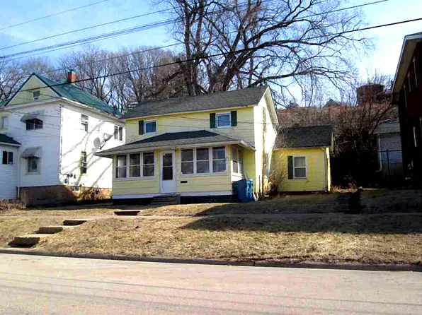 808 3rd St, Savanna, IL 61074