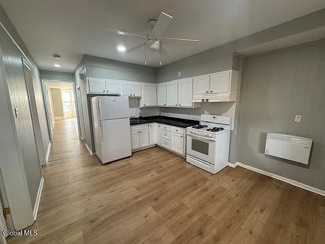 306 3rd St #3 — Photo 6