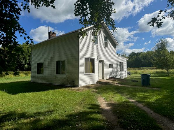 1250 Greenhouse Rd, Bangor, MI 49013