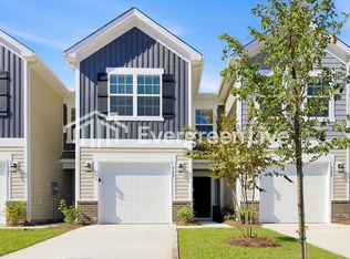 323 Livesey Ln, Gilbert, SC 29054