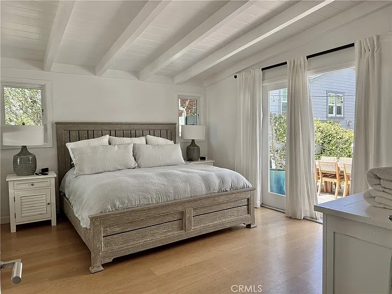 234 La Brea St — Photo 29
