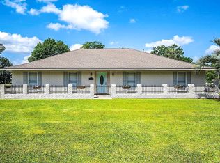 10517 Buxton Rd, Saint Amant, LA 70774
