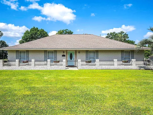 10517 Buxton Rd, Saint Amant, LA 70774
