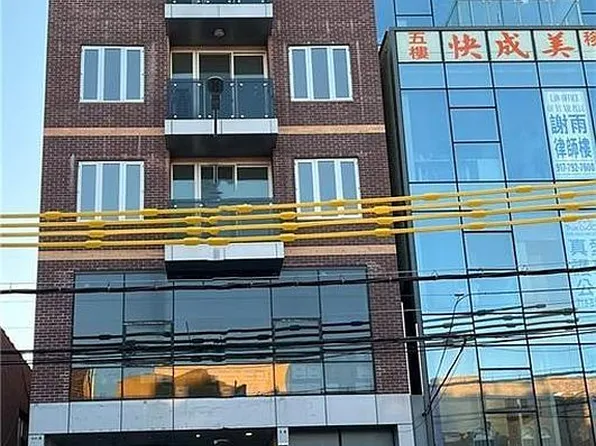 818 60th St #3B, Brooklyn, NY 11220