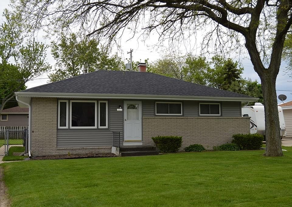 1st image of 3435 E Oak Creek Dr