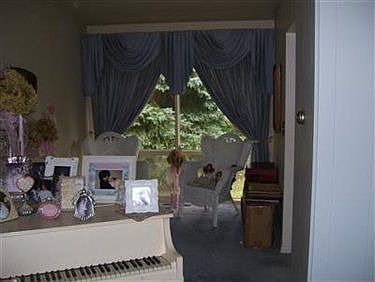 2nd image of 1351 Arthur Dr NW