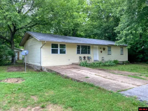 705 Walker St, Mountain Home, AR 72653