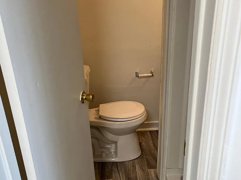560 Summit Ave #1 — Photo 7