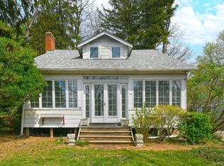 22 Prospect Rd, Centerport, NY 11721