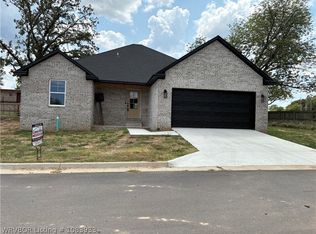 1129 Hunter Dr, Barling, AR 72923