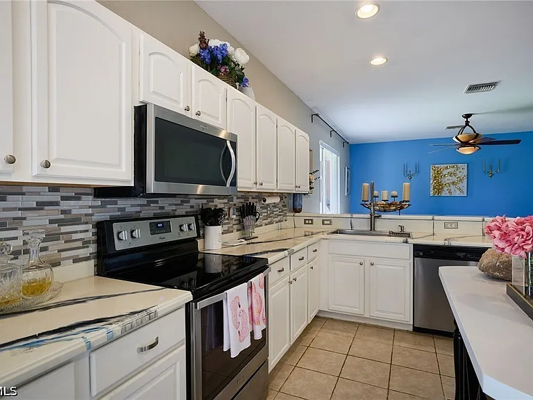 2059 Willow Branch Dr — Photo 8