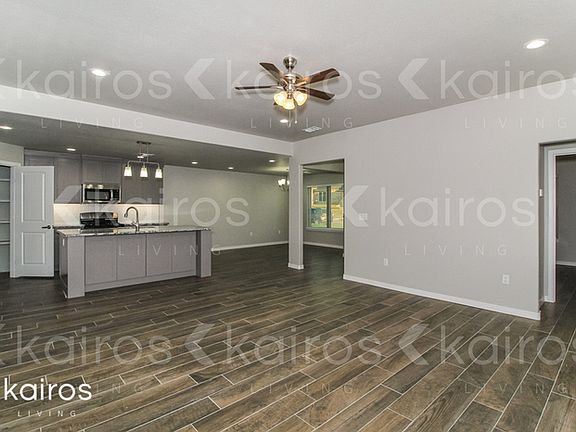 2nd image of 2808 Destin Ave